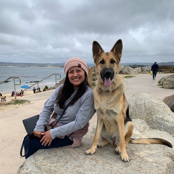 Meet your Posher, Adrianna B. - Picture 4 of 12